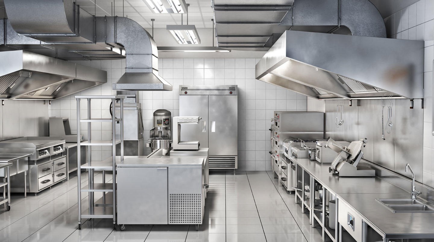 Schéma isométrique en 3D d'une cuisine professionnelle ouverte en coupe montrant les flux de ventilation avec flèches bleues pour l'air frais et rouges pour l'extraction